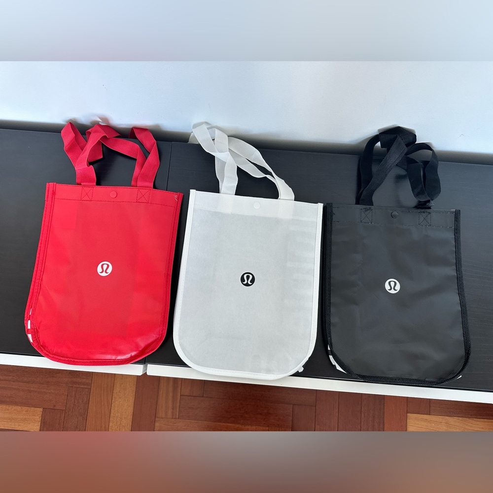 New Lululemon Reusable Tote Bags Set